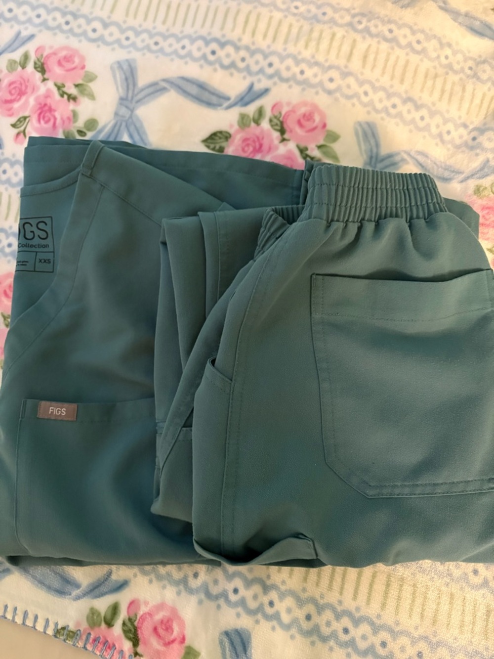 FIGS XXS Scrub Set (old livingston bottoms and catarina scrub top)